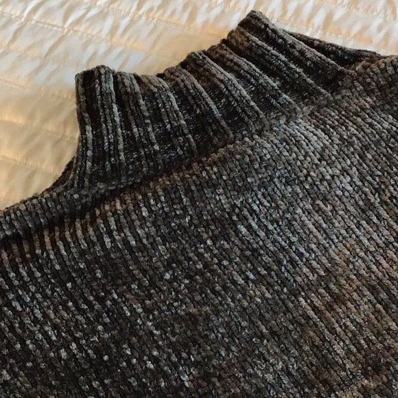 Beautiful chenille sweater - Picture 3 of 4